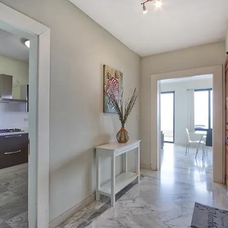 Seafront 3br In Tower Rd Opposite By 360 Estates