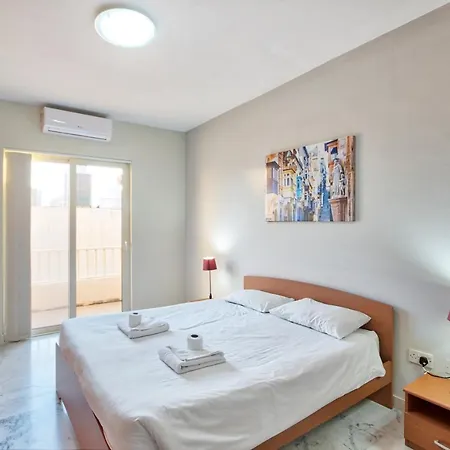 Seafront 3br In Tower Rd Opposite By 360 Estates 아파트