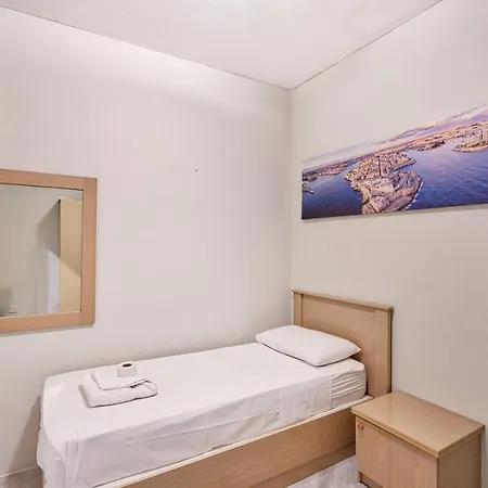 Apartment Seafront 3br In Tower Rd Opposite By 360 Estates