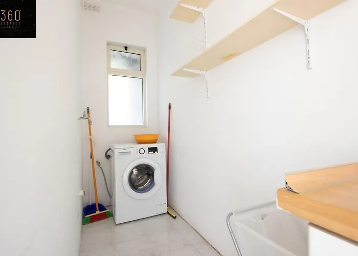 Seafront 3br In Tower Rd Opposite By 360 Estates Apartamento Sliema