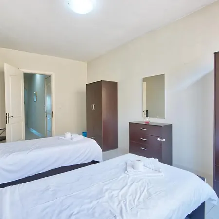 Apartment Seafront 3br In Tower Rd Opposite By 360 Estates *